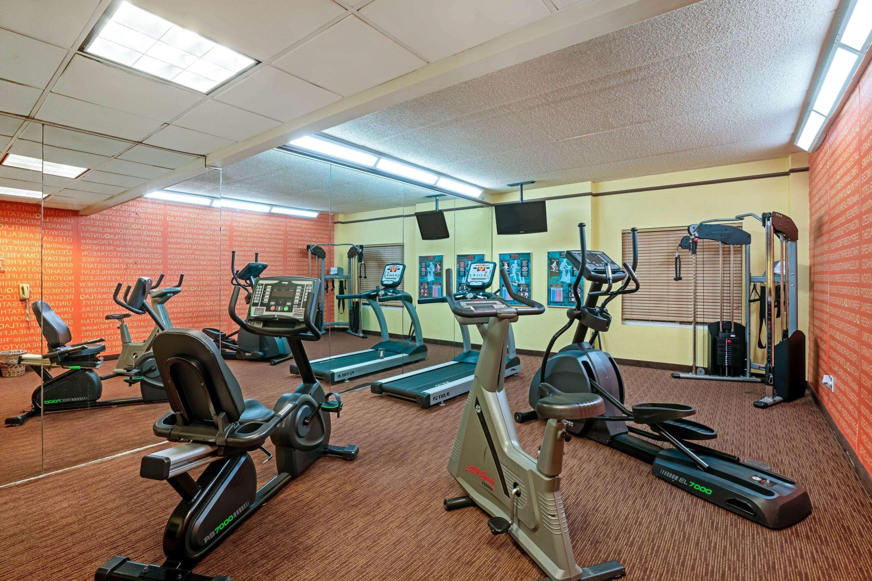 Отель La Quinta By Wyndham Memphis Primacy Parkway Экстерьер фото
