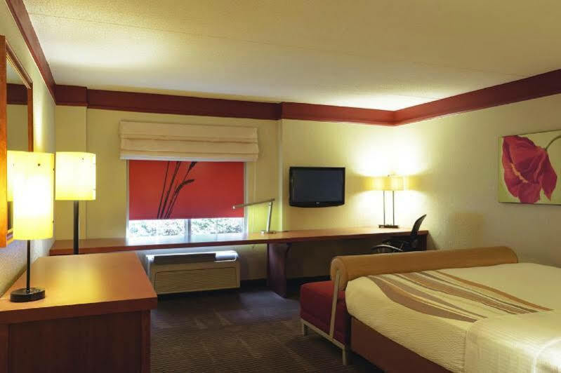 Отель La Quinta By Wyndham Memphis Primacy Parkway Экстерьер фото